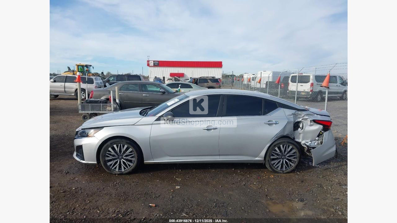 Nissan Altima 2024