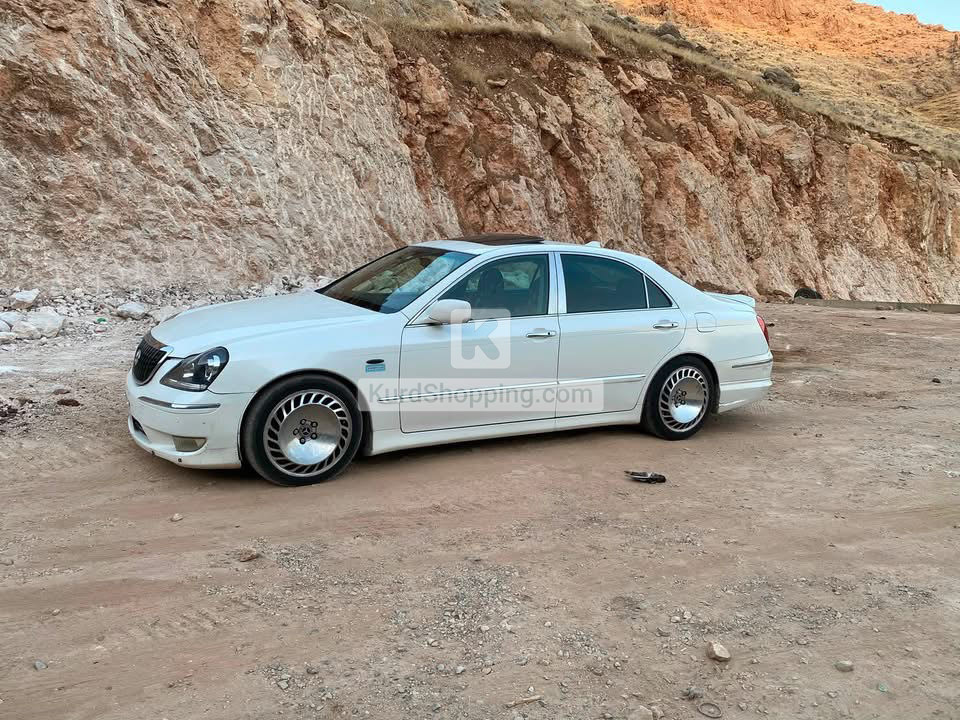 Toyota Majesta 2005