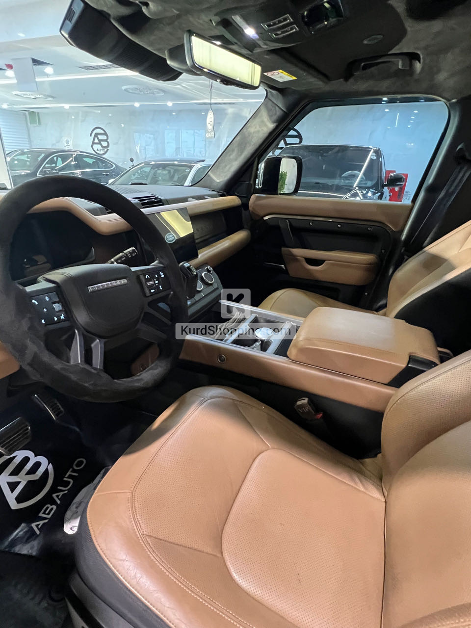 Land Rover Defender 2025