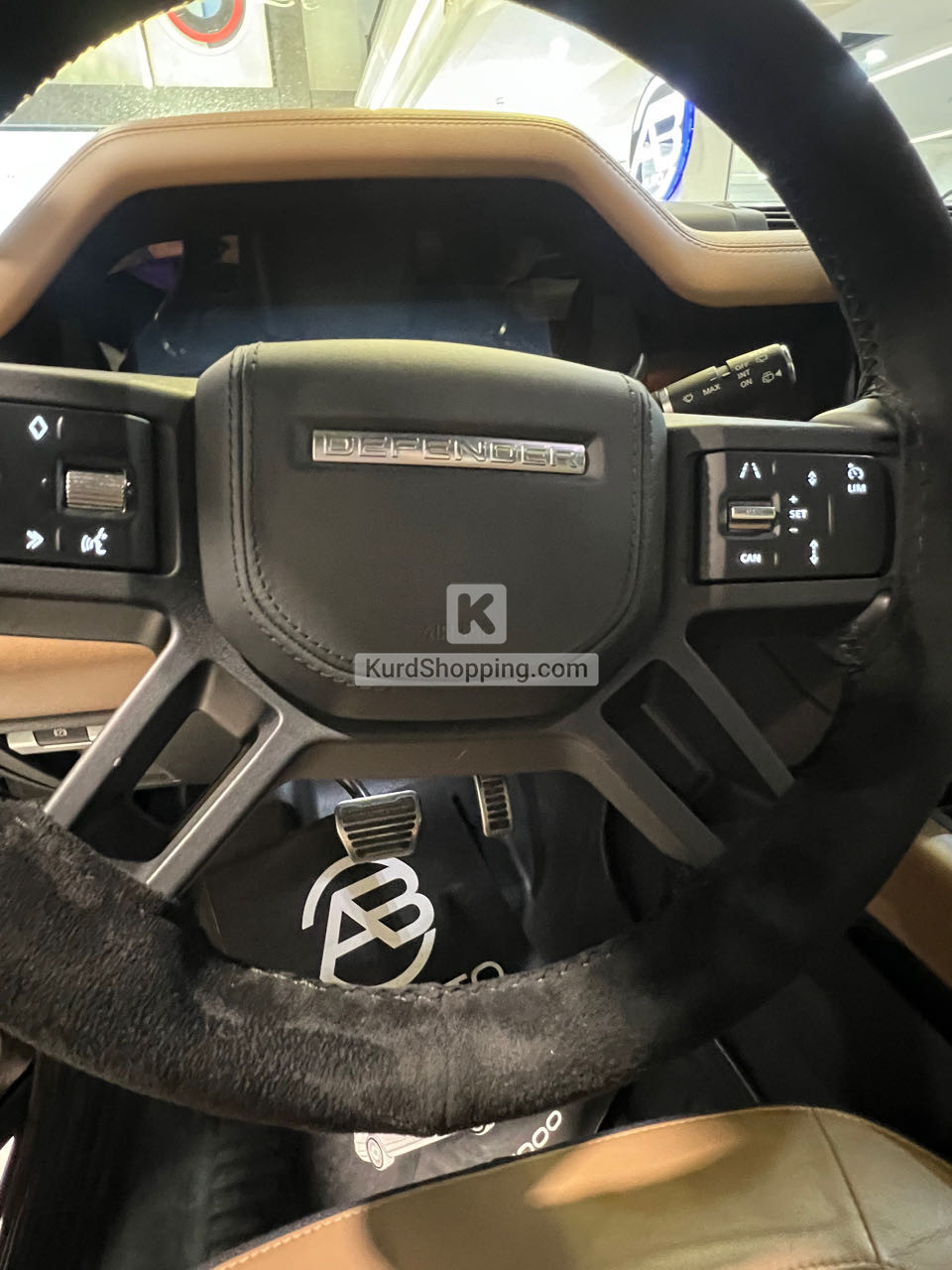 Land Rover Defender 2025