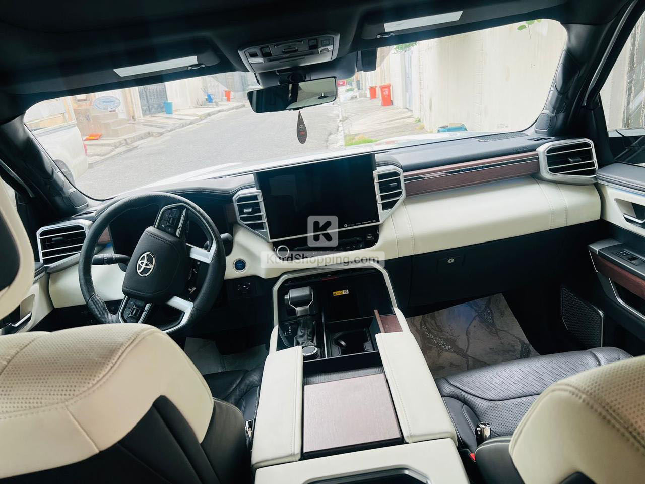 Toyota sequoia 2023