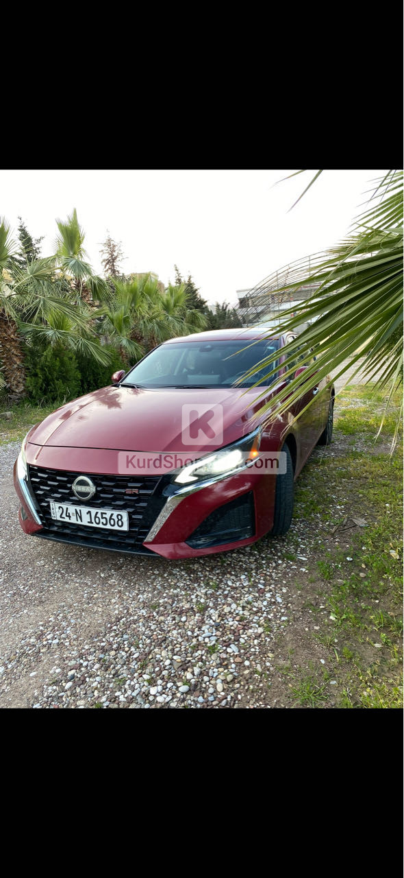 Nissan Altima 2024