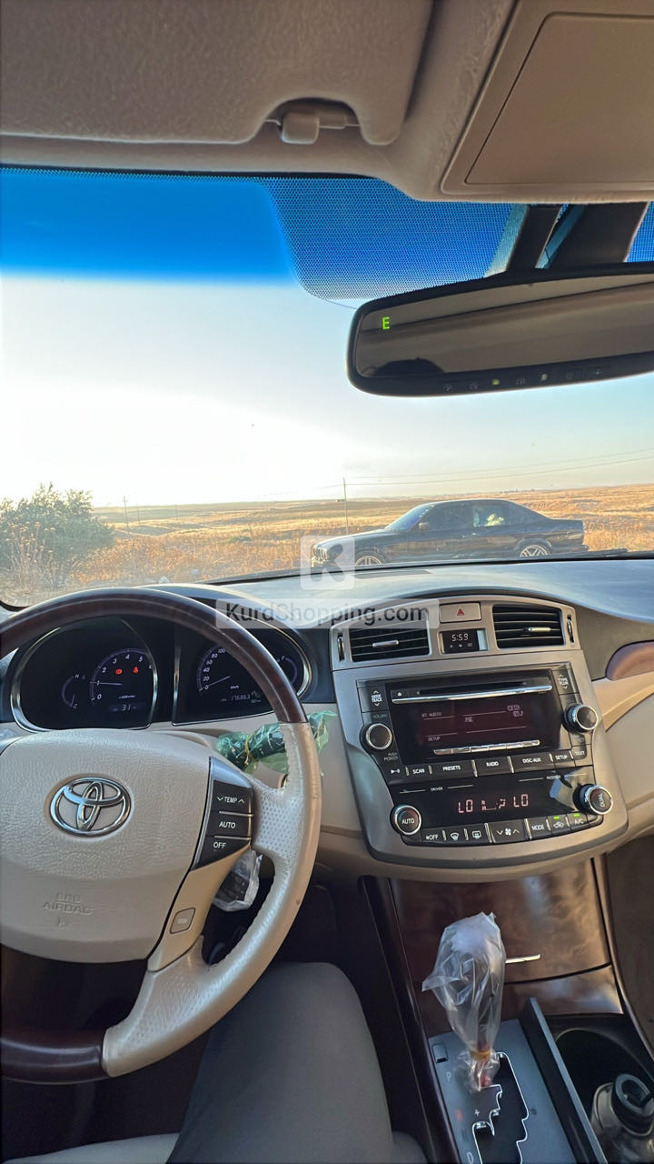 Toyota Avalon 2012