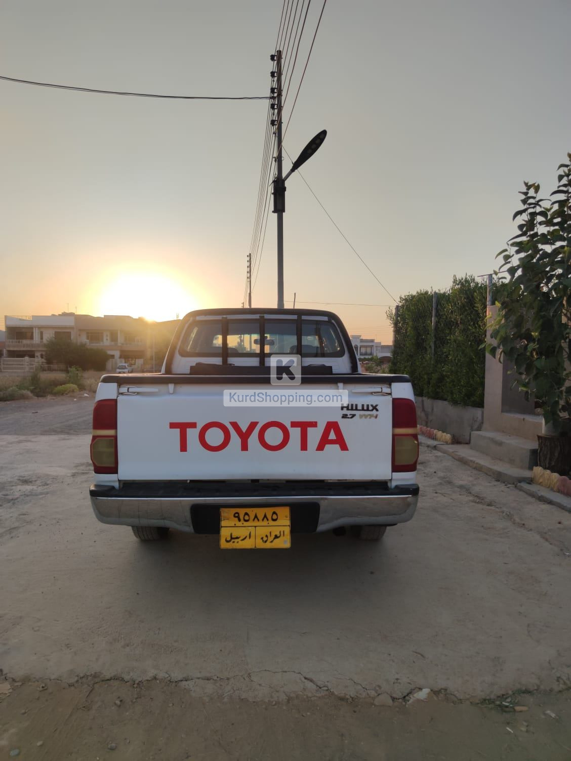 مەرزییە ٢٠١١ پارچە ڕەش لەسەر ساغی گێڕ و مەکینە بەشەرت