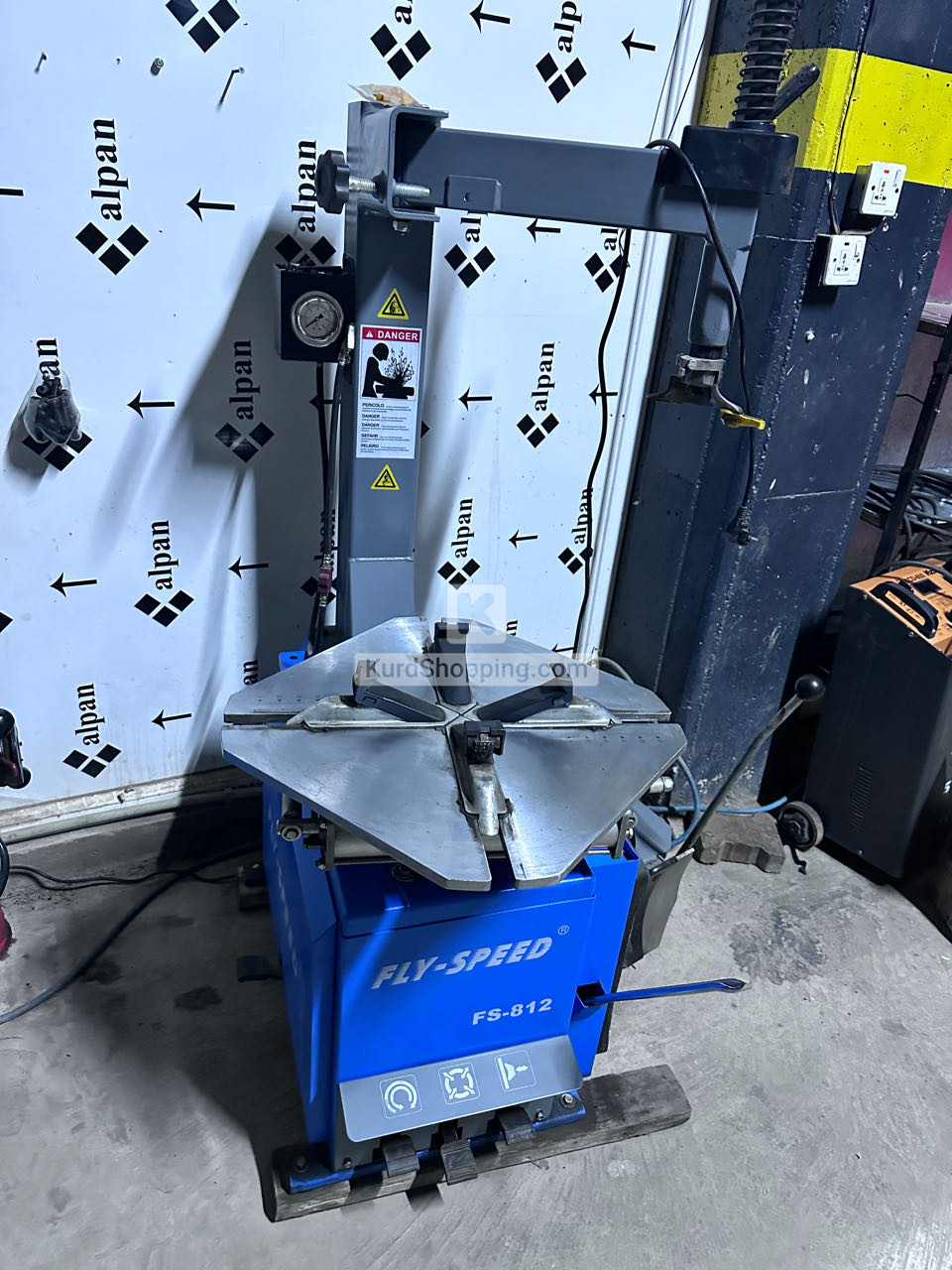 turner/tyre  change/nitrogen/etc
