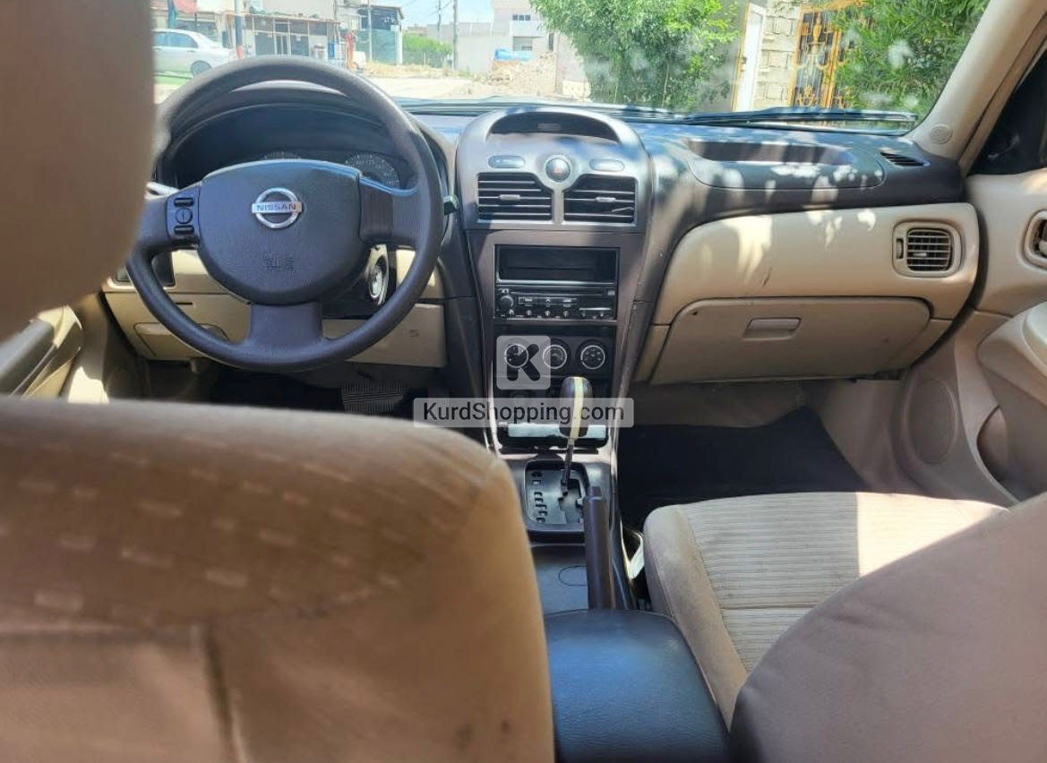 Nissan Sunny 2011