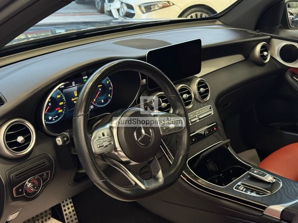 Mercedes Benz 300 2022