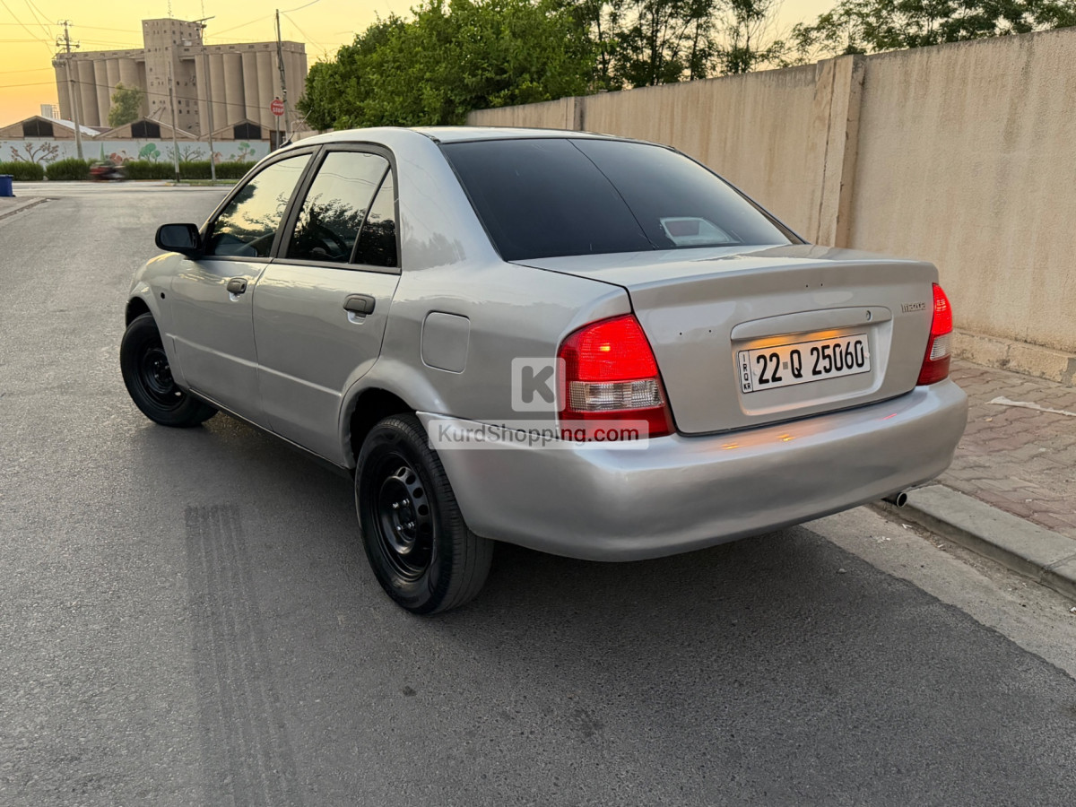 Mazda 323 2004