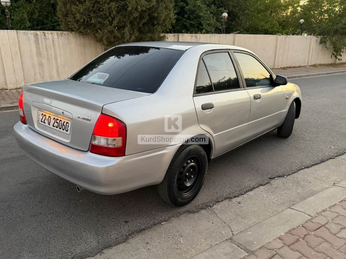 Mazda 323 2004