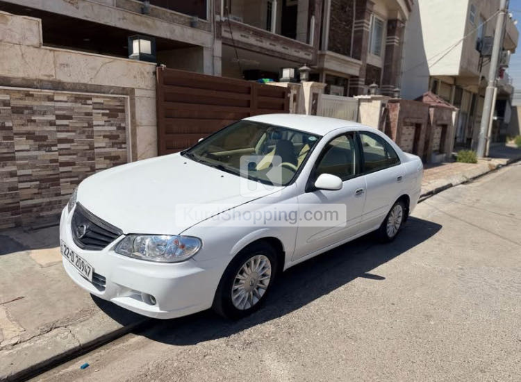 Nissan Sunny 2010
